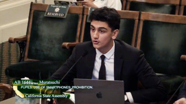 OC teen asks California lawmakers to ban smartphones in schools