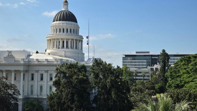 California takes step toward banning social media for kids under 16 - Courthouse News